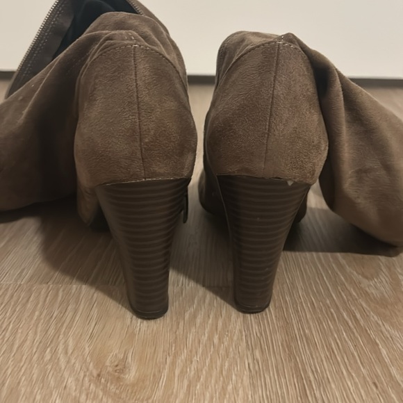 Tamaris Boots Size 9.5 - Picture 4 of 4